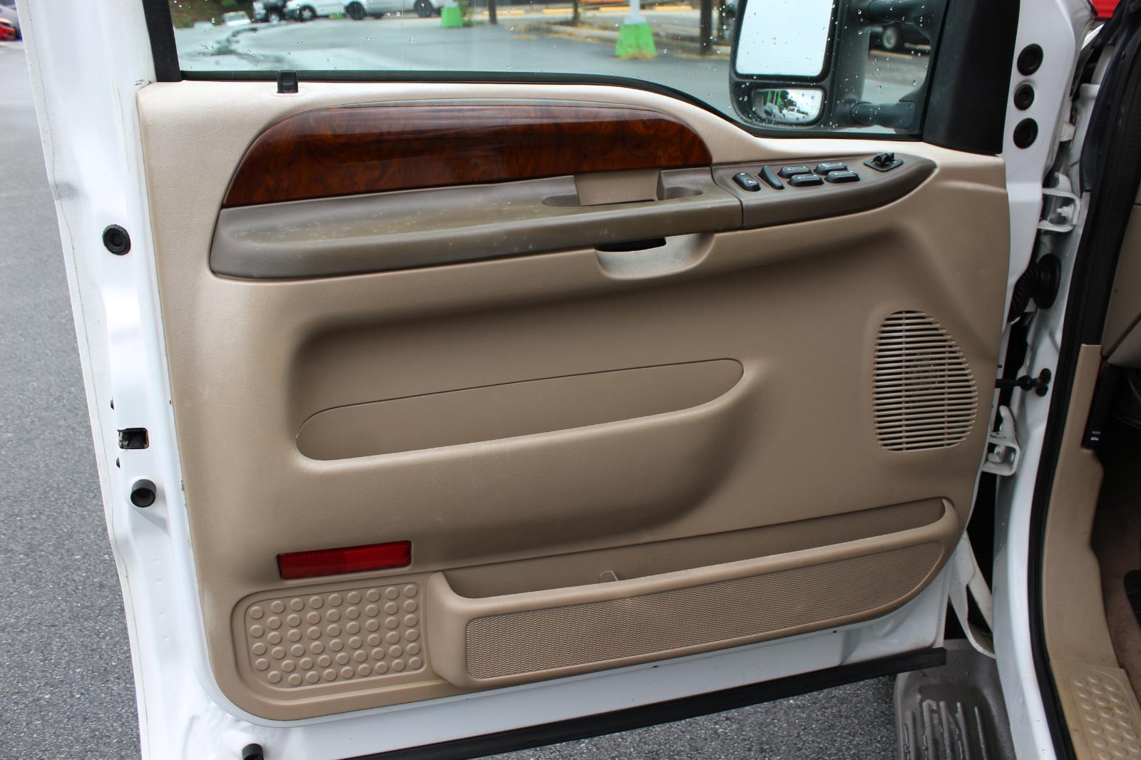 2004 Ford F-350 Lariat photo 13