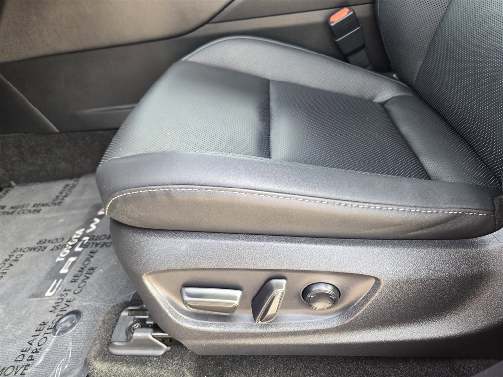 2025 Toyota Crown photo 21