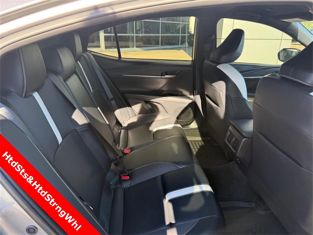 2025 Toyota Camry SE photo 11