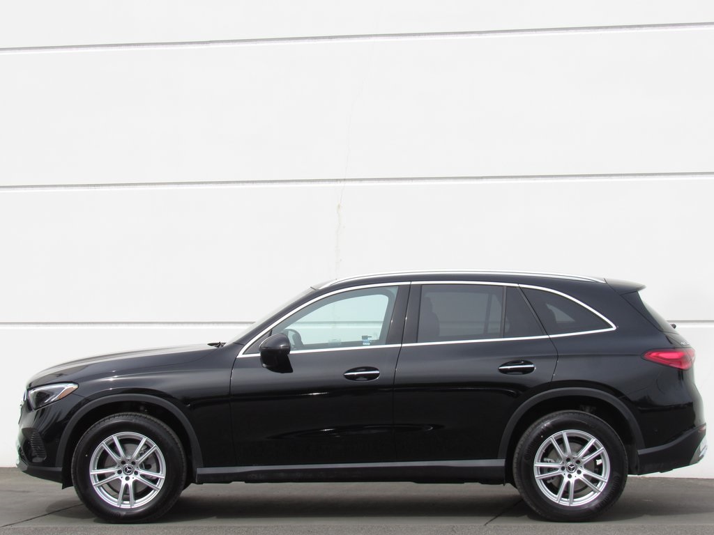 2025 Mercedes Benz GLC 300 4MATIC photo 4
