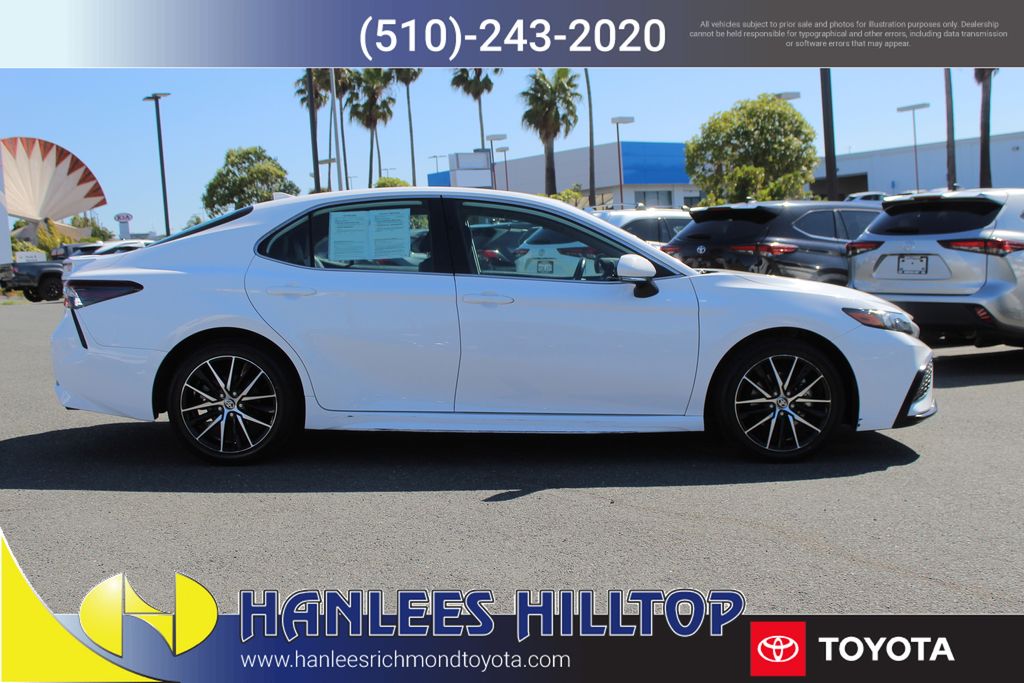 2024 Toyota Camry SE photo 4