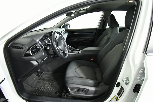 2022 Toyota Camry LE photo 4