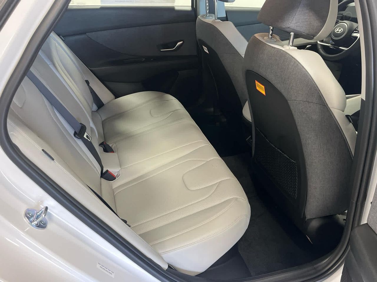 2025 Hyundai Elantra Hybrid Limited photo 26