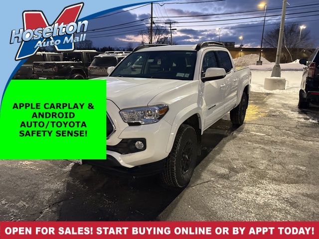 2022 Toyota Tacoma SR5's photo