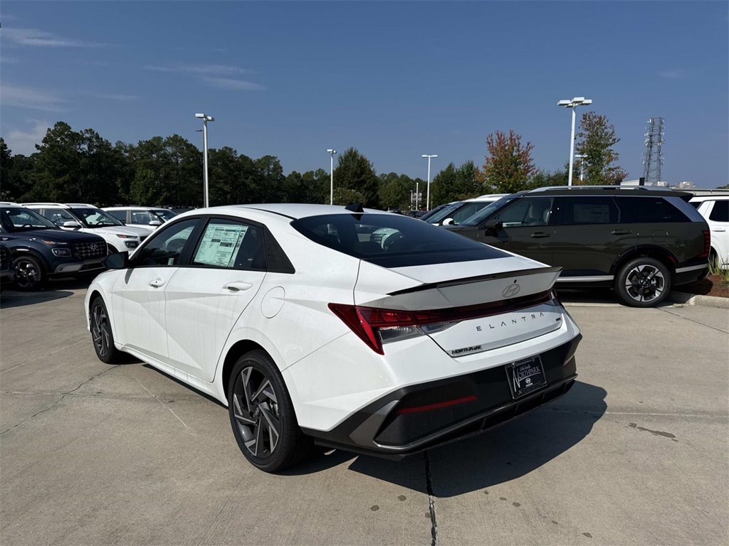 2025 Hyundai Elantra Hybrid SEL Sport photo 3