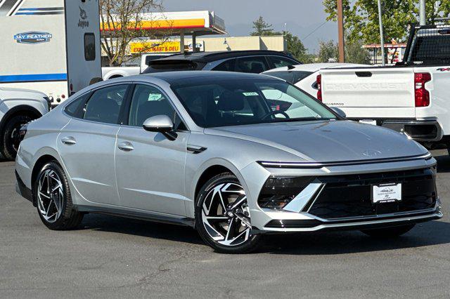 2025 Hyundai Sonata SEL Convenience photo 2