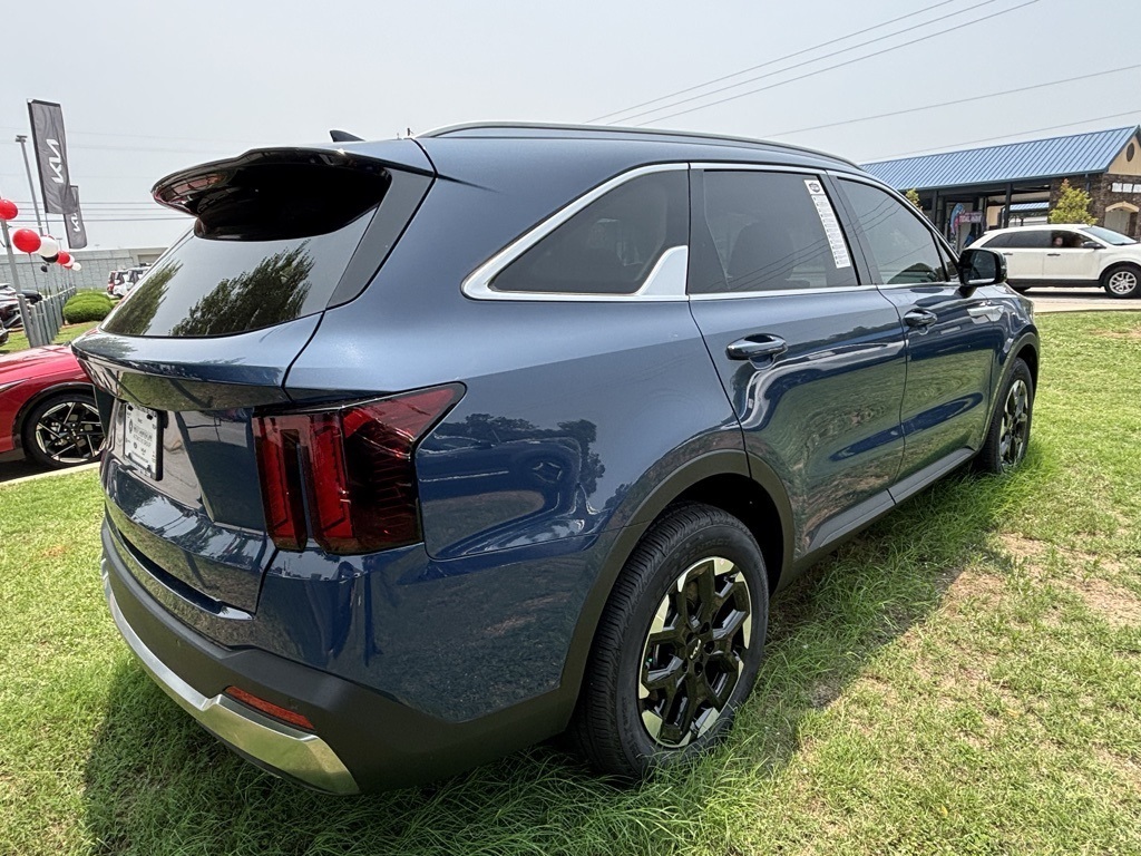 2025 Kia Sorento S photo 8