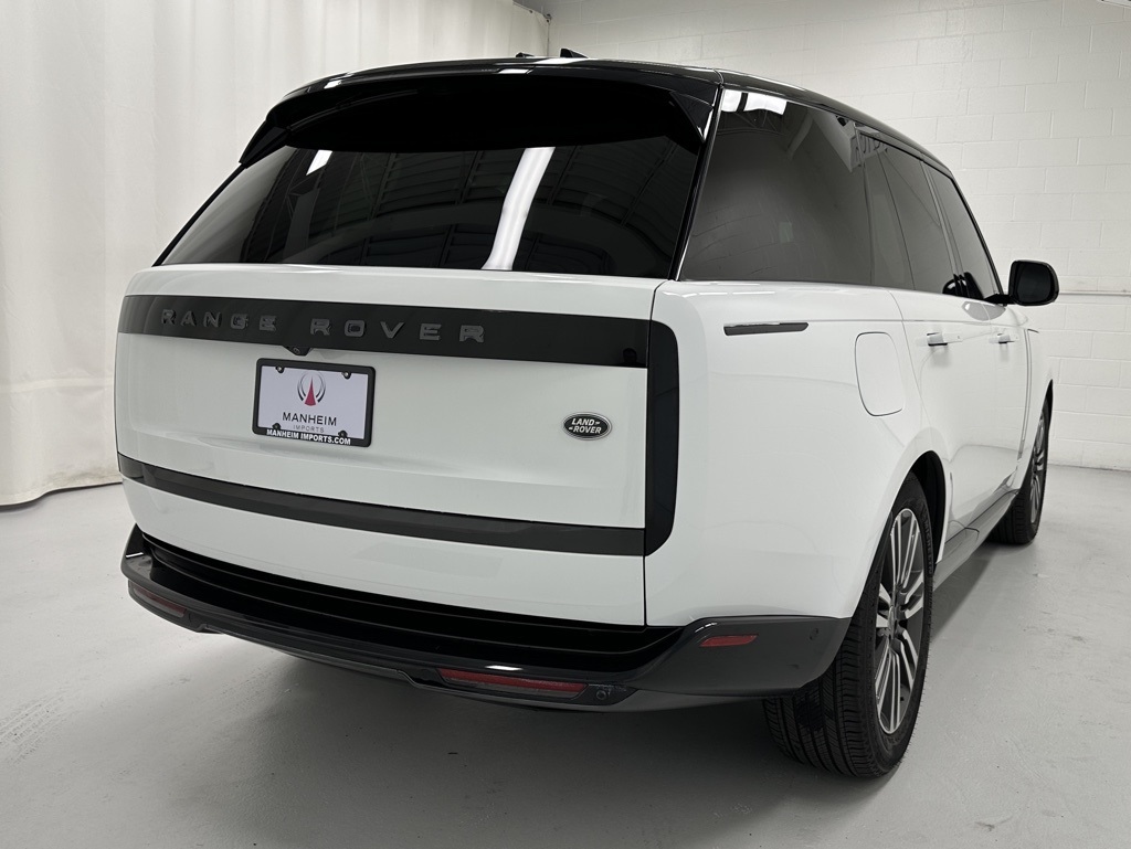 2023 Land Rover Range Rover SE photo 5