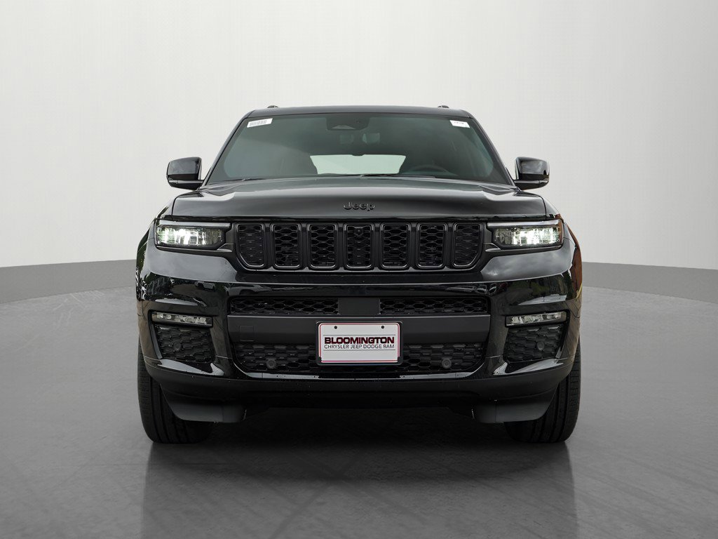 2025 Jeep Grand Cherokee Limited photo 2