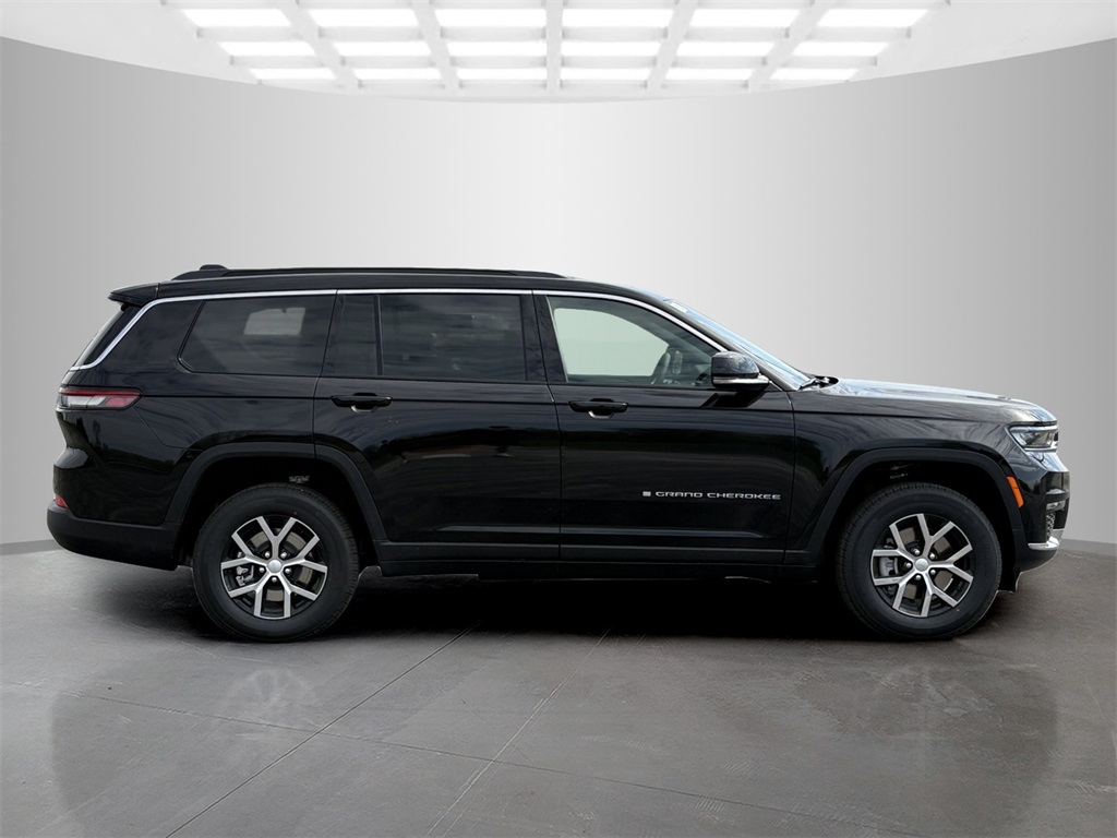 2025 Jeep Grand Cherokee Limited photo 2