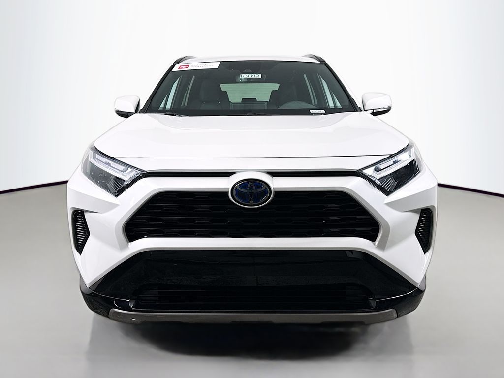 2024 Toyota RAV4 Hybrid SE photo 2