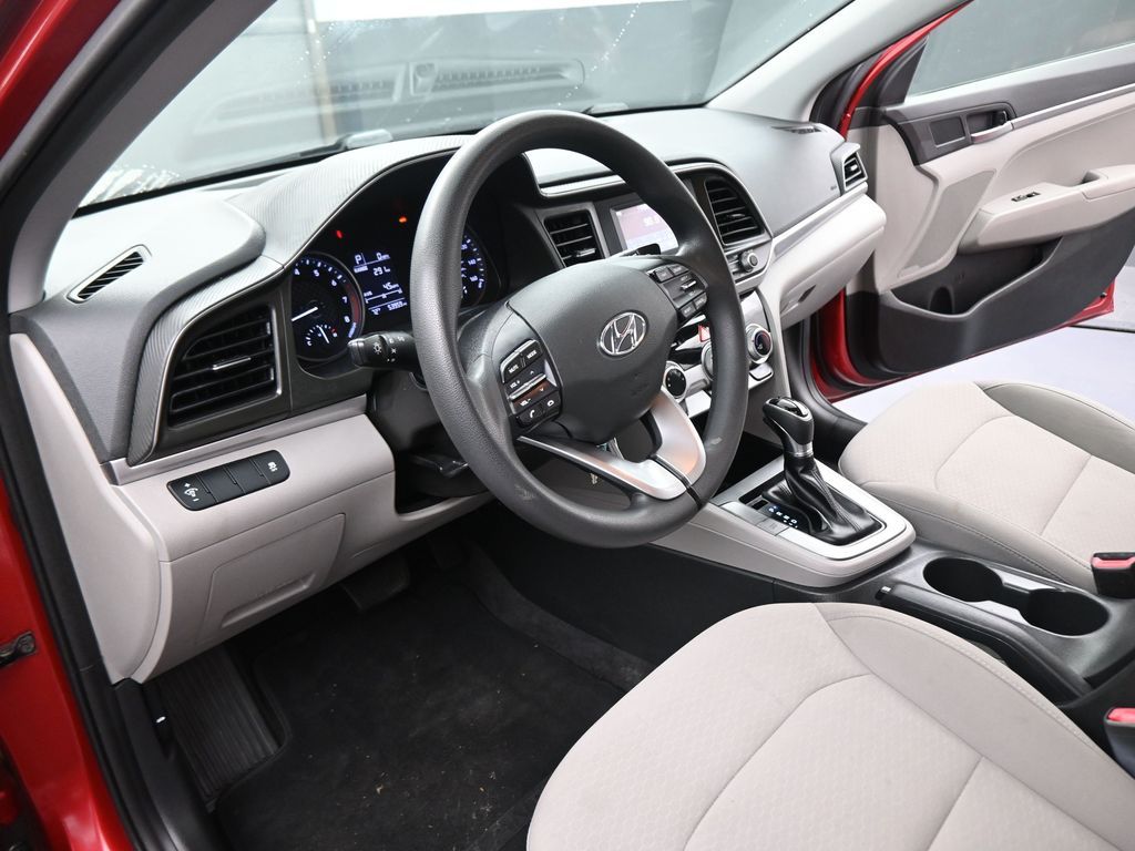 2019 Hyundai Elantra SE photo 35