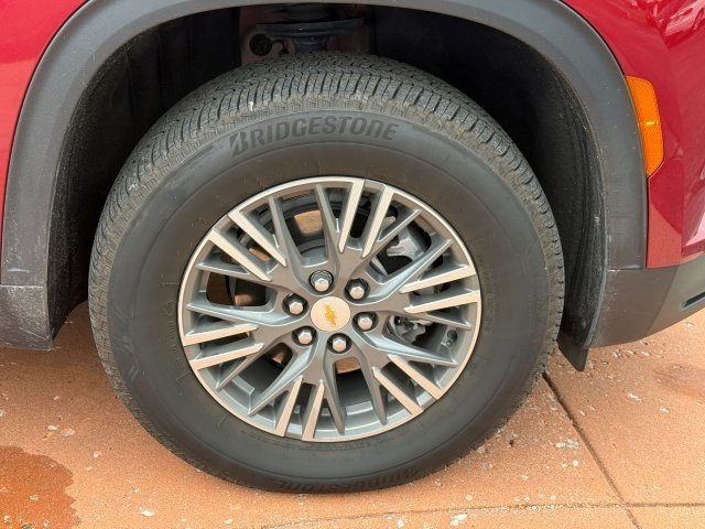 2024 Chevrolet Traverse photo 3
