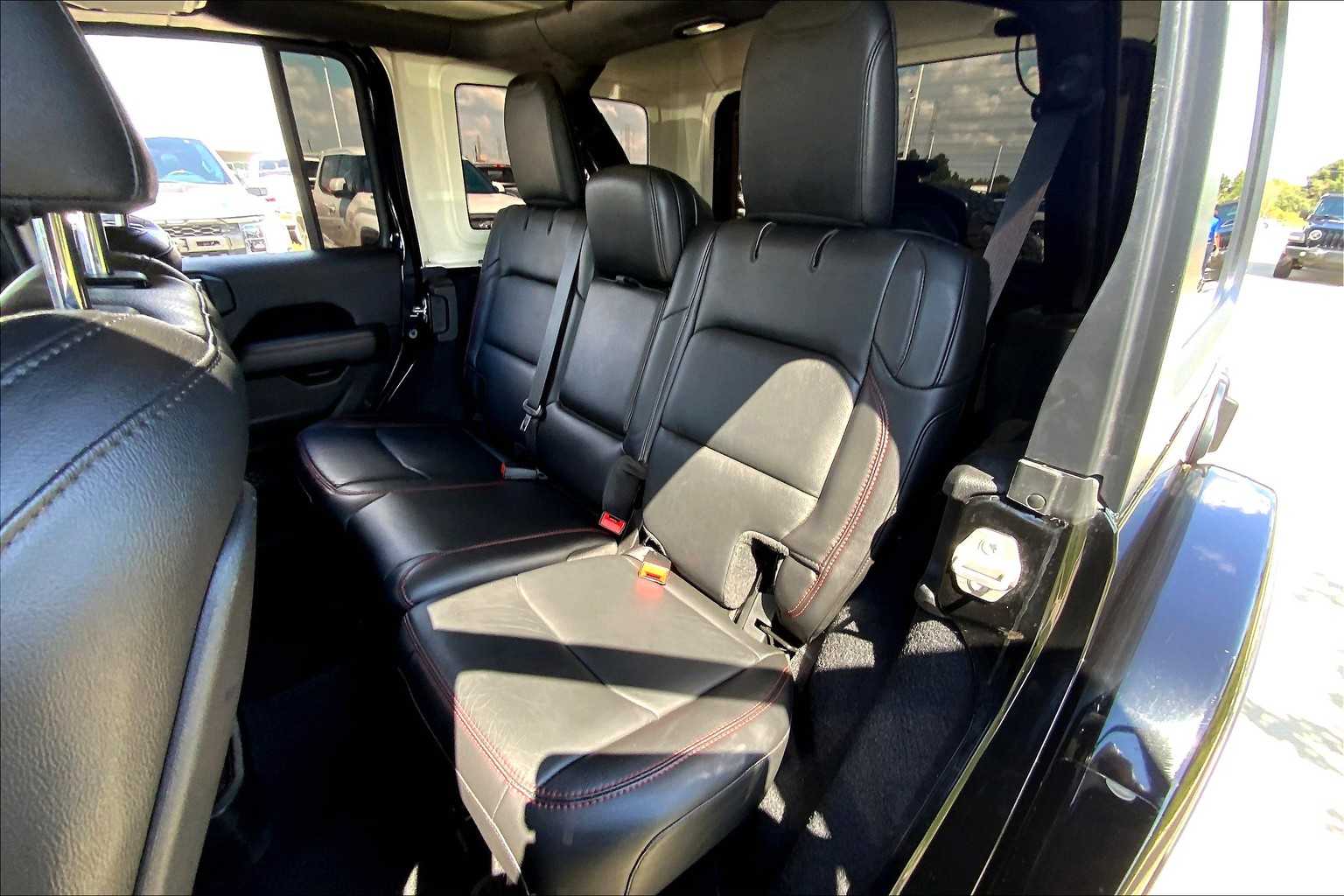 2019 Jeep Wrangler Unlimited Rubicon photo 19