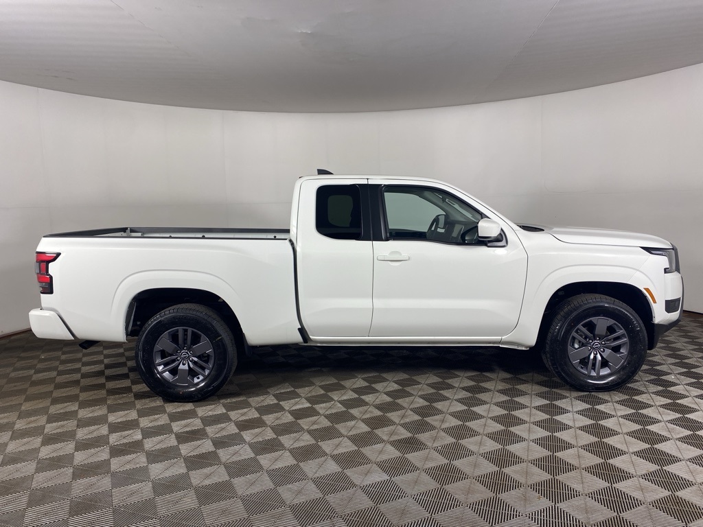 2025 Nissan Frontier SV photo 3