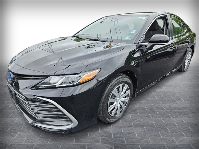 2022 Toyota Camry Hybrid LE photo 3