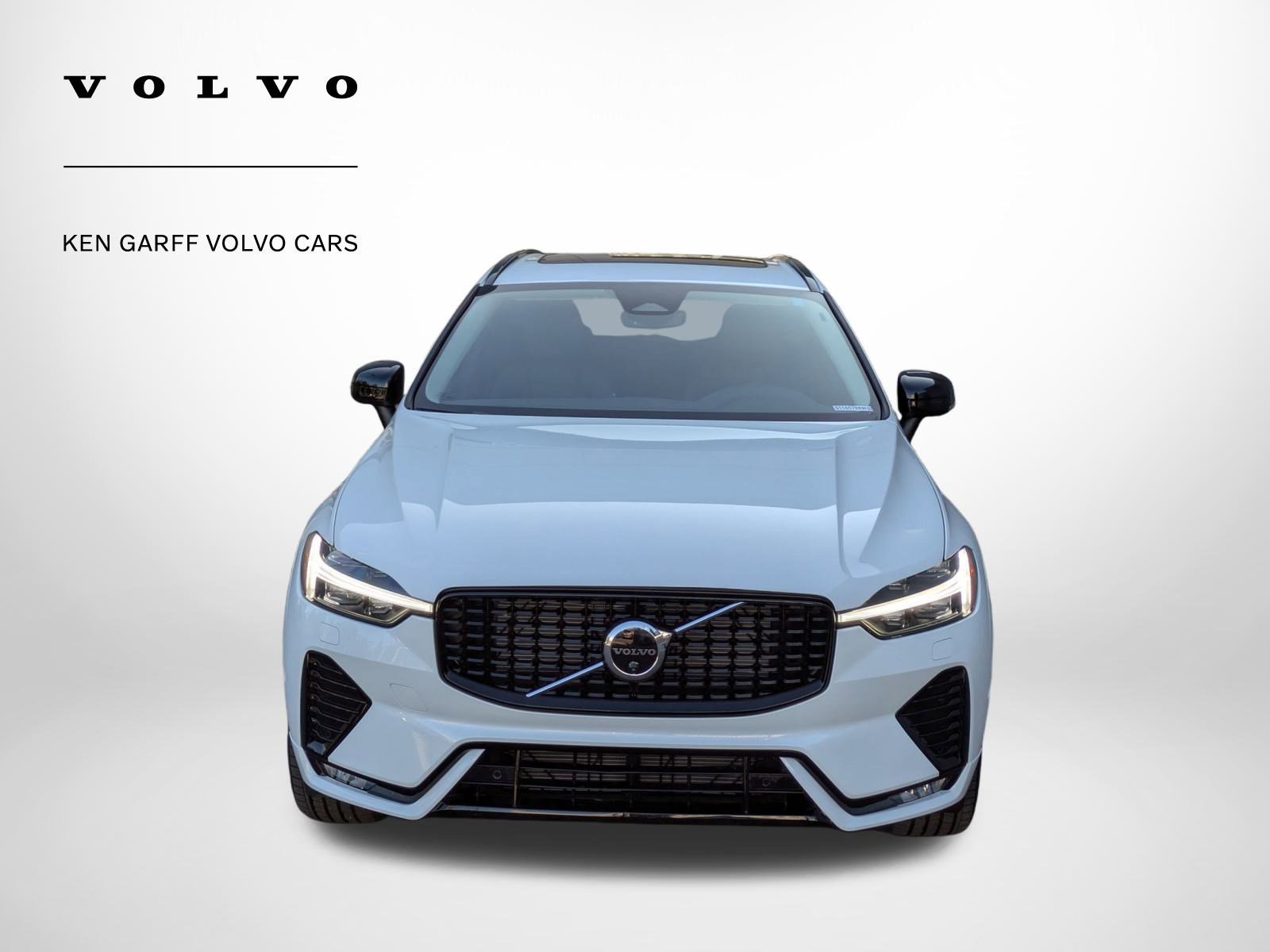 2025 Volvo XC60 Plus photo 8