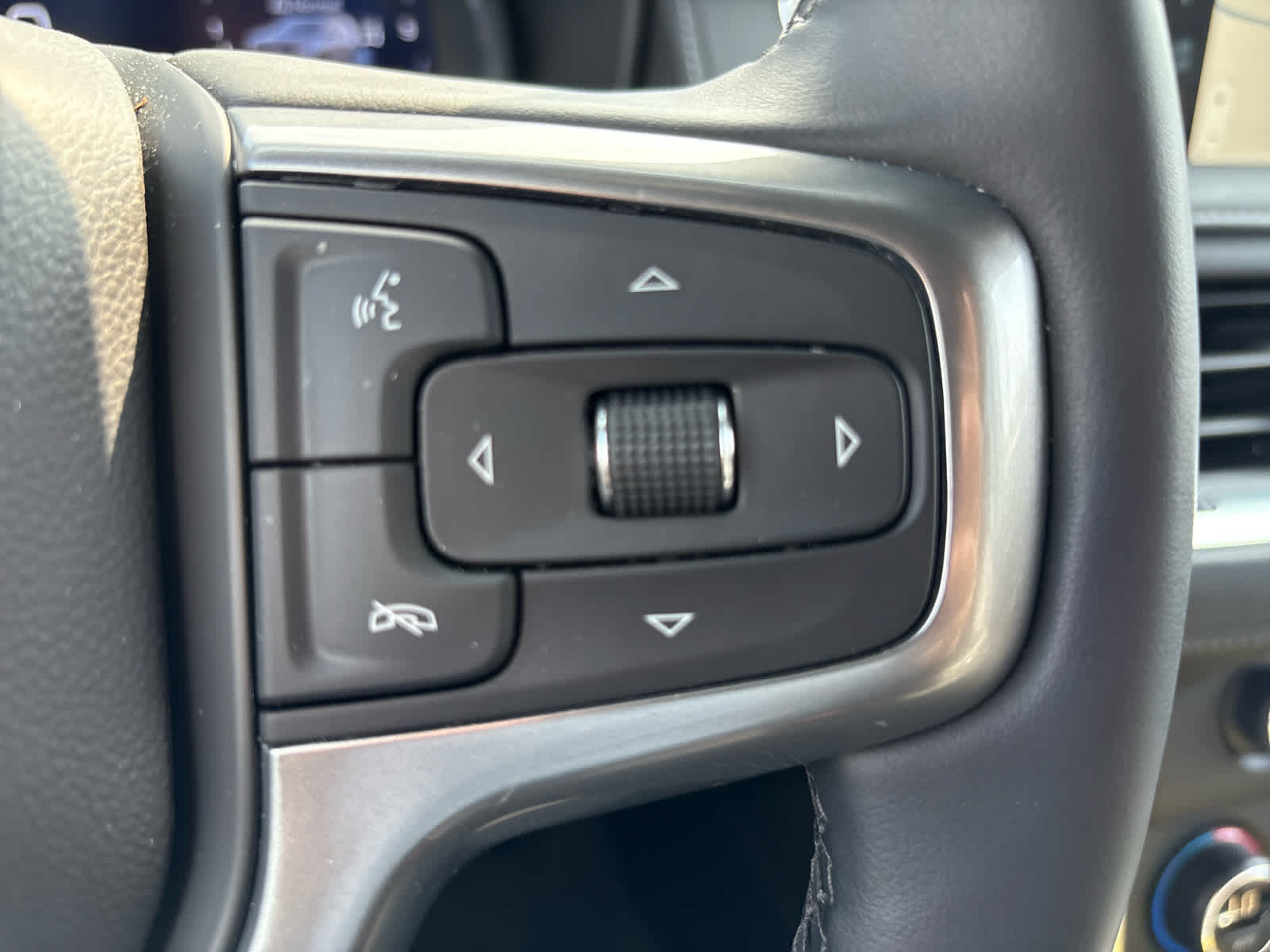 2024 Chevrolet Suburban Z71 photo 20