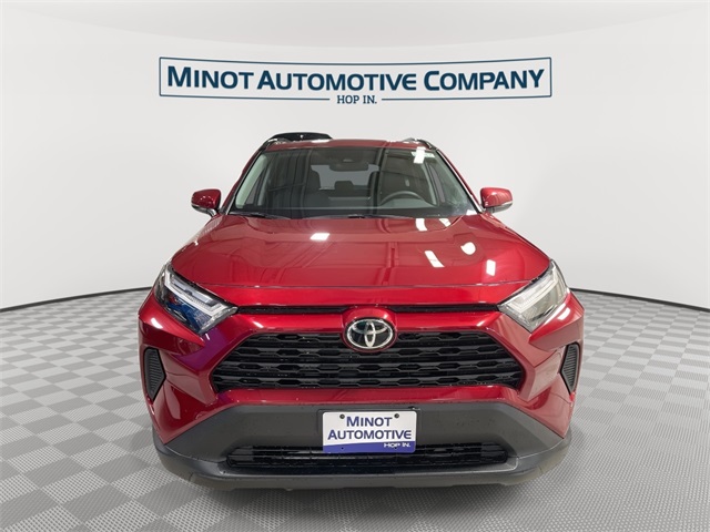 2025 Toyota RAV4 XLE photo 3