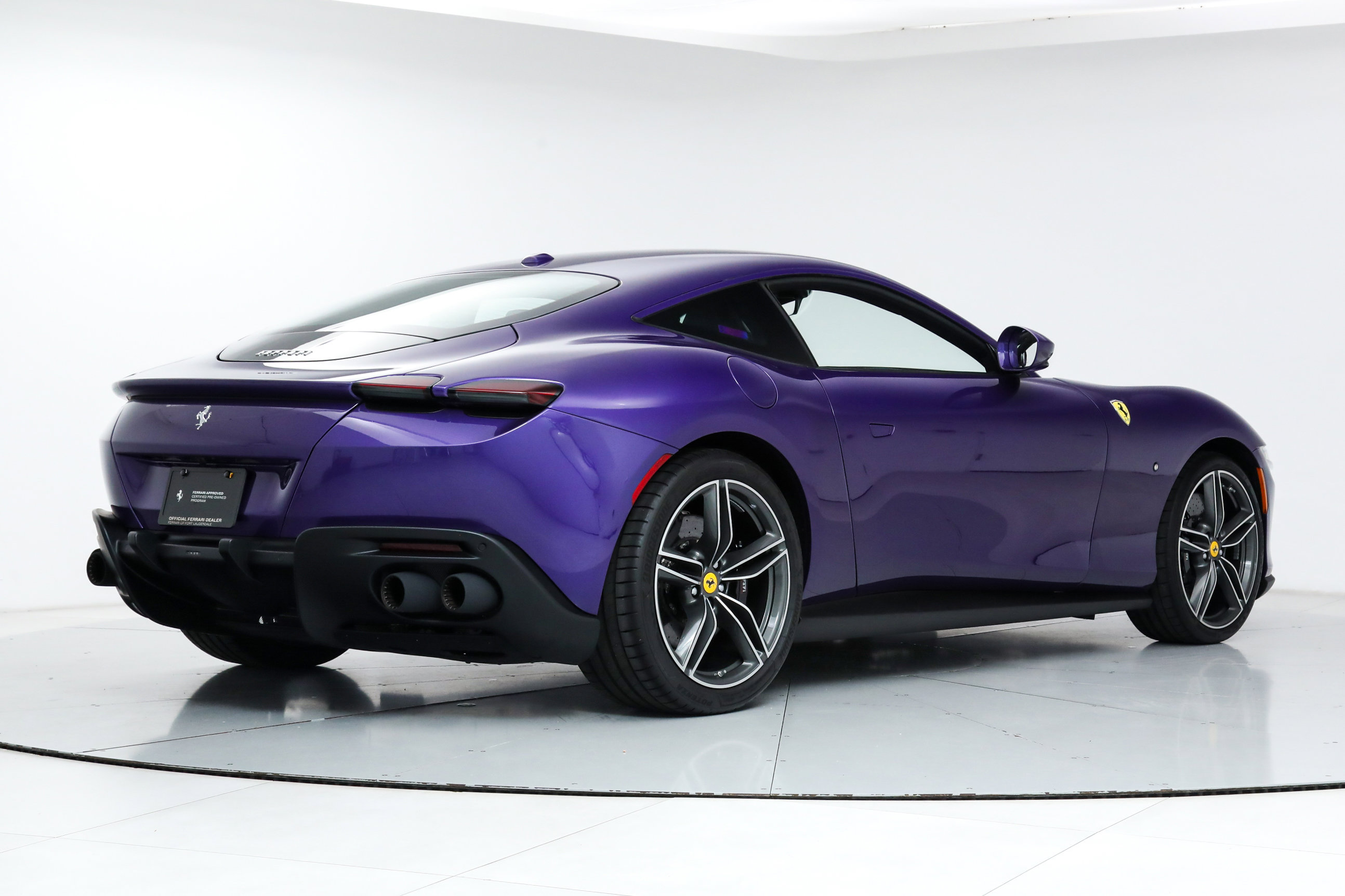 2024 Ferrari Roma photo 3