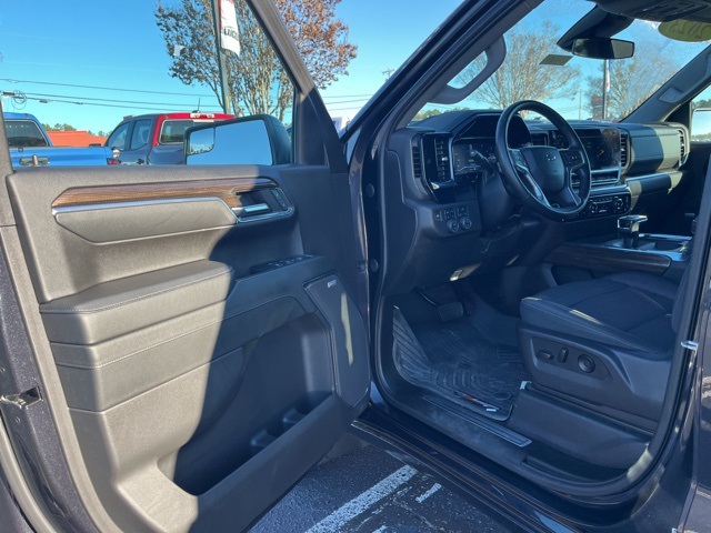 2023 Chevrolet Silverado 1500 RST photo 3