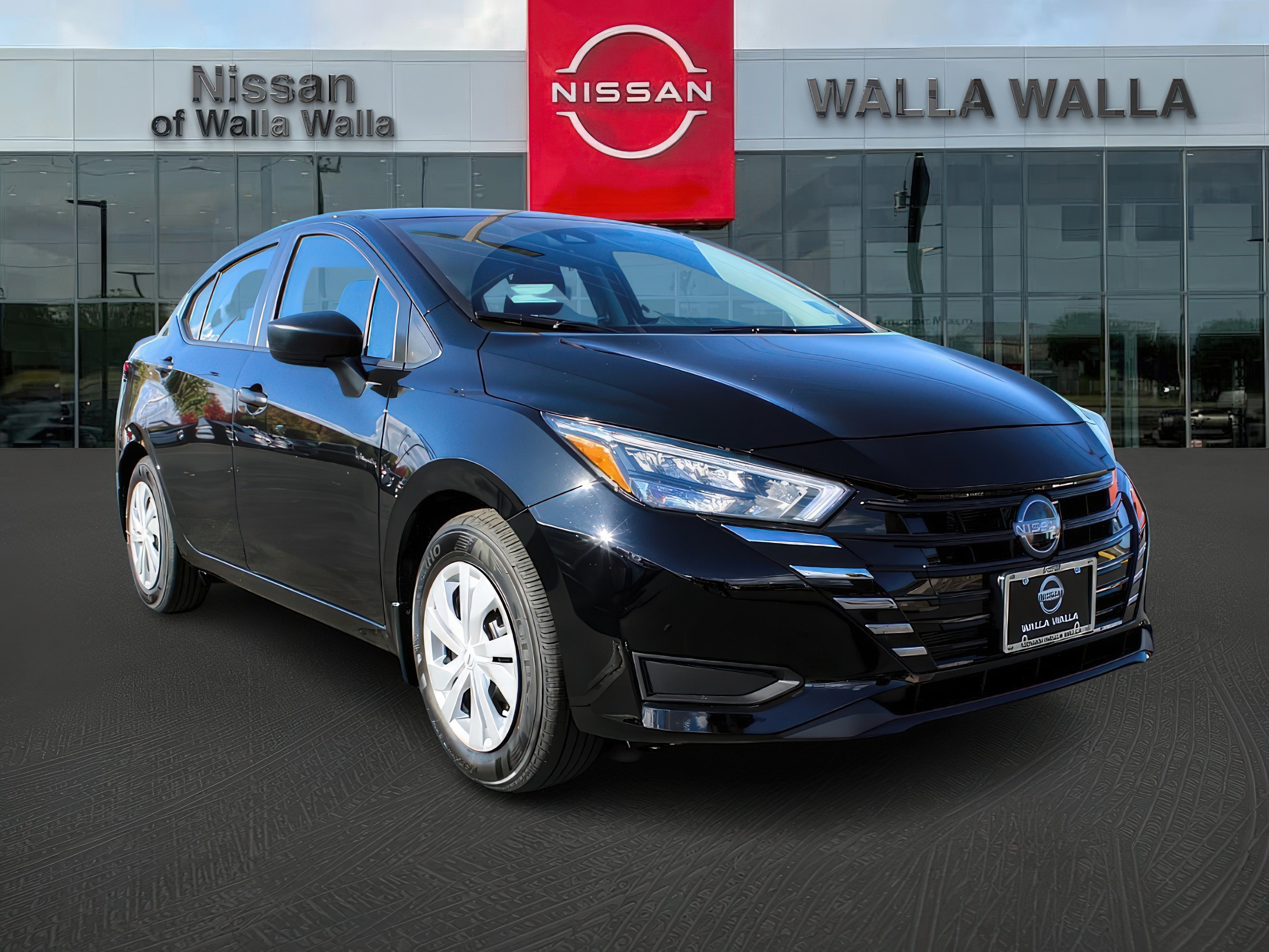 2025 Nissan Versa Sedan S's photo