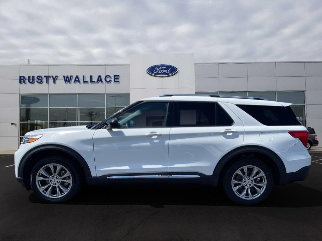 2023 Ford Explorer Limited's photo