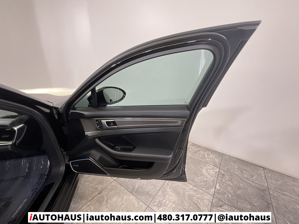 2022 Porsche Panamera Platinum photo 34