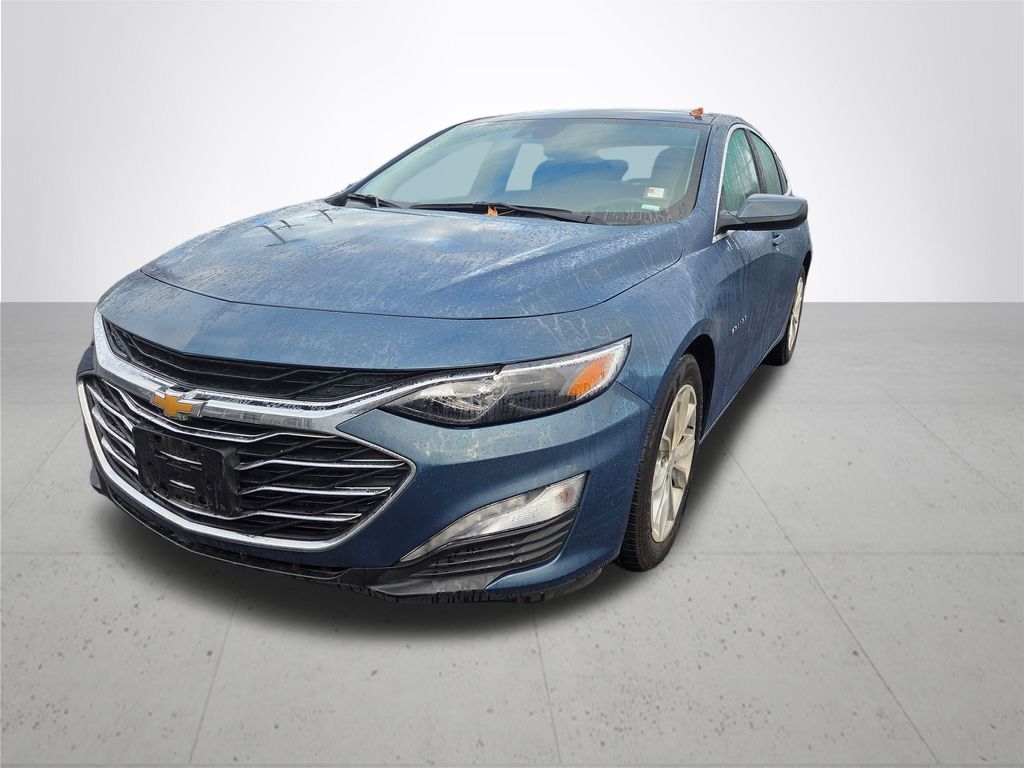 2024 Chevrolet Malibu 1LT photo 2
