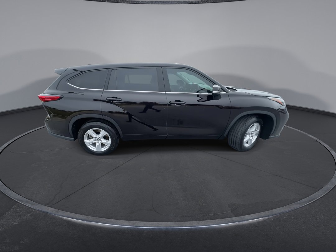 2022 Toyota Highlander L photo 8