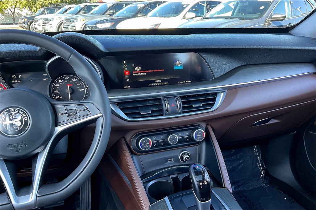 2018 Alfa Romeo Stelvio Ti photo 4