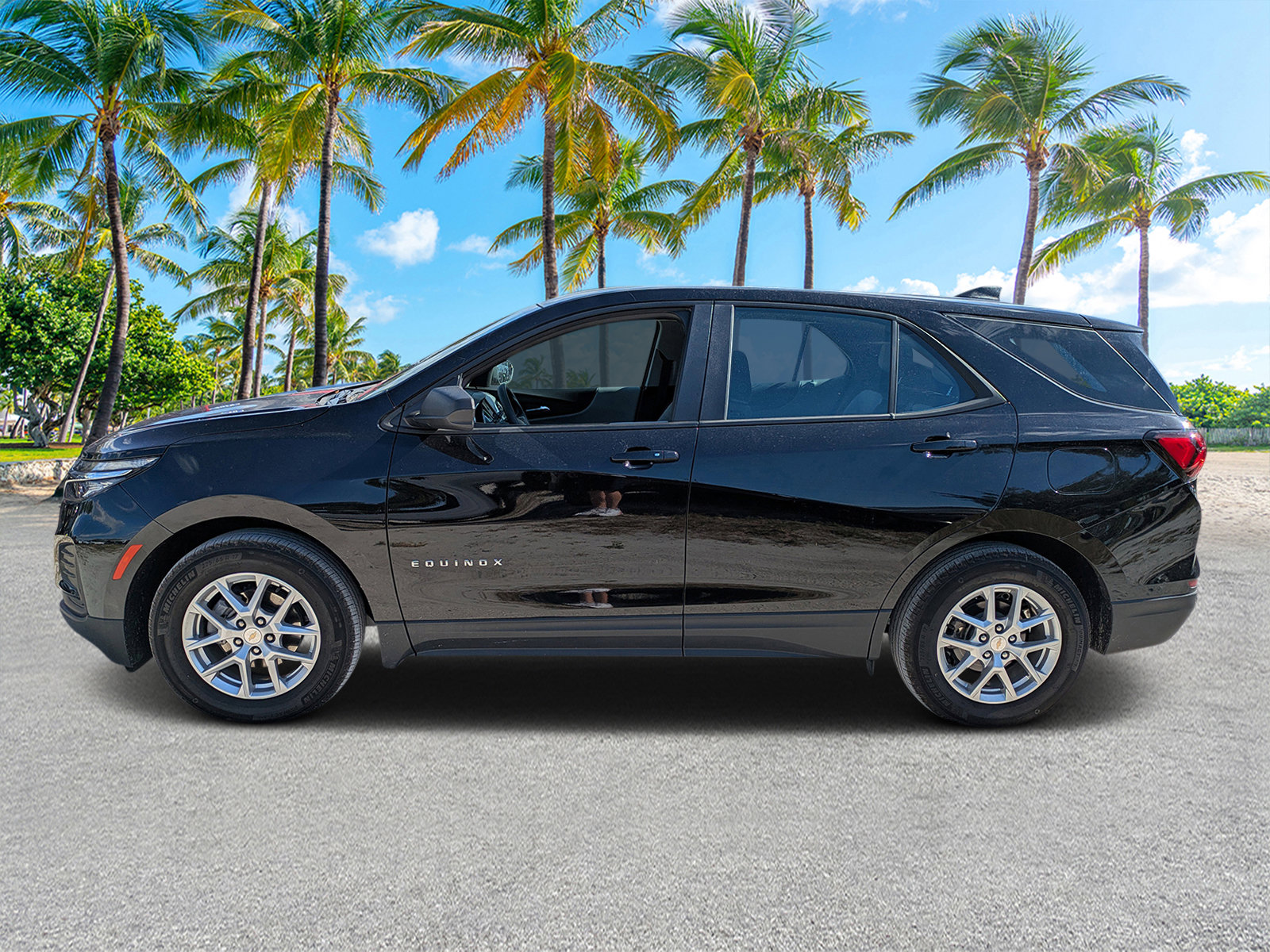 2024 Chevrolet Equinox LS photo 4