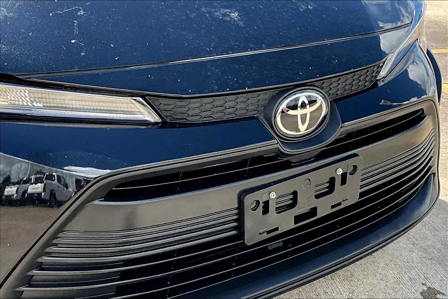 2024 Toyota Corolla LE photo 25