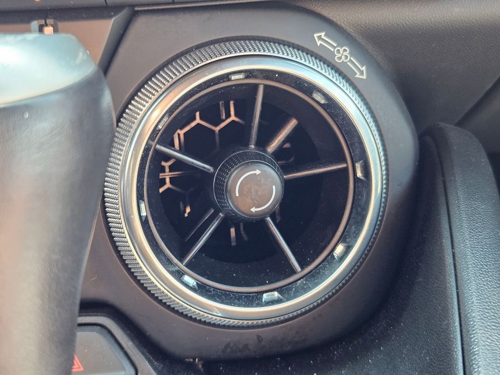 2023 Chevrolet Camaro 1LT photo 24