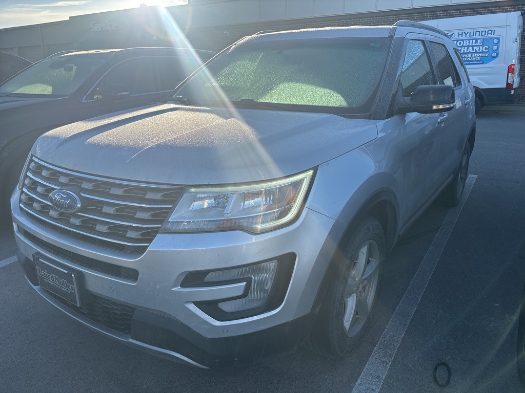 2017 Ford Explorer XLT's photo