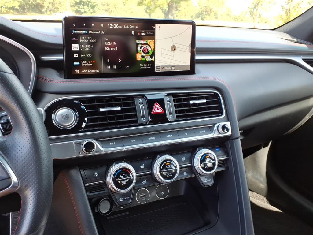 2023 Genesis G70 2.0T photo 2