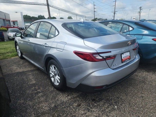 2025 Toyota Camry LE photo 4