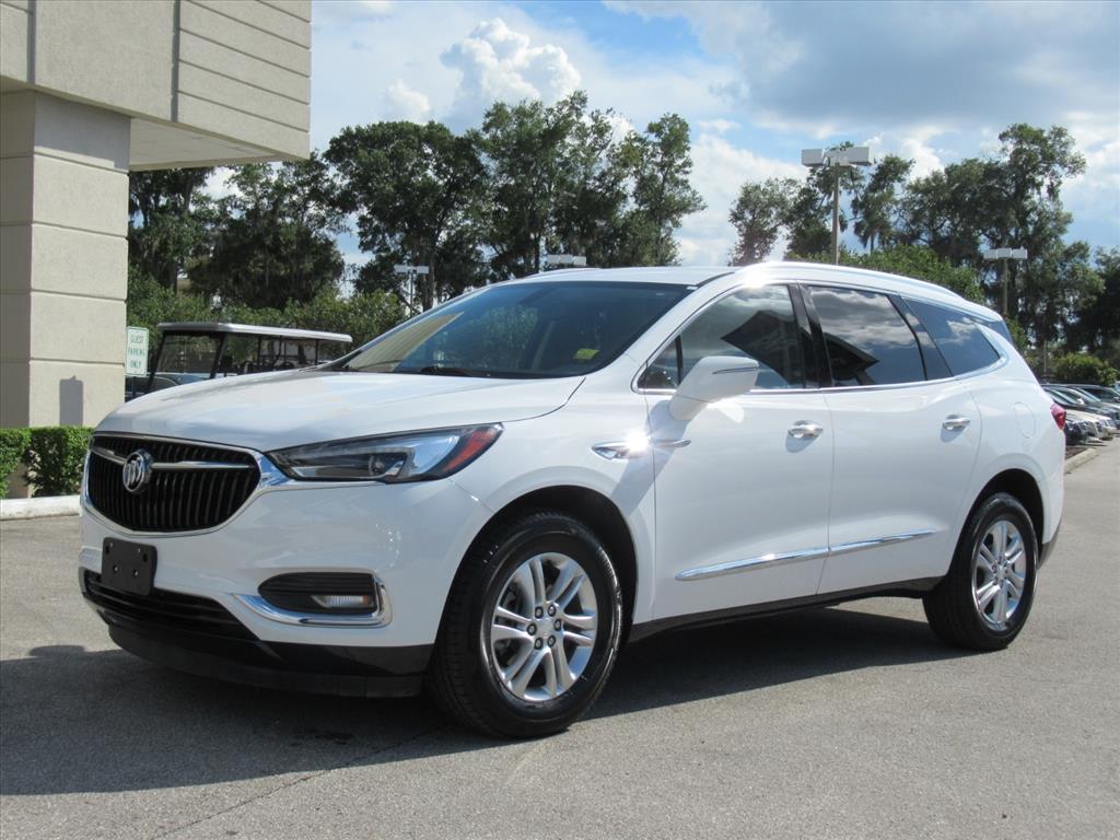 2018 Buick Enclave Essence photo 3