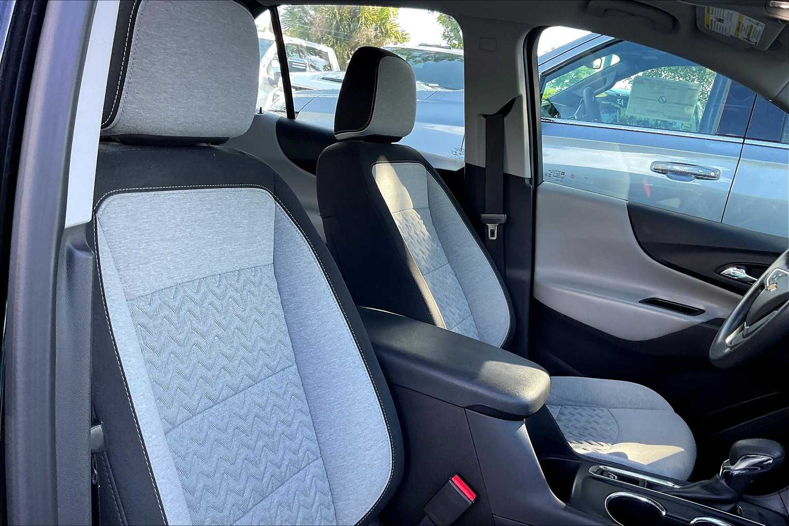 2023 Chevrolet Equinox LS photo 7