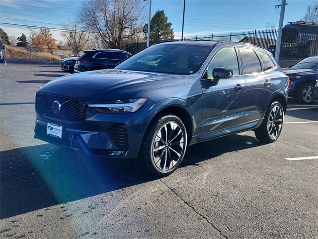 2026 Volvo XC60 Plus's photo