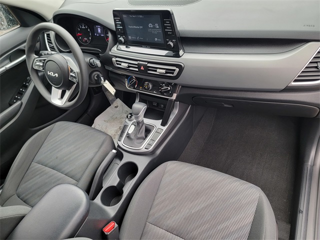 2023 Kia Seltos LX photo 16
