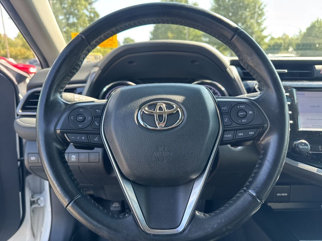 2019 Toyota Camry SE photo 23