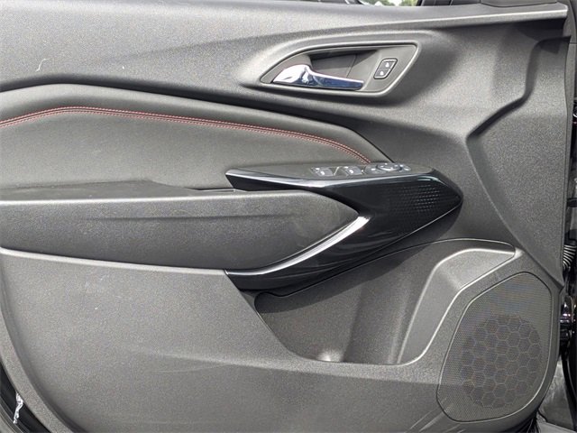 2025 Chevrolet Trax photo 8