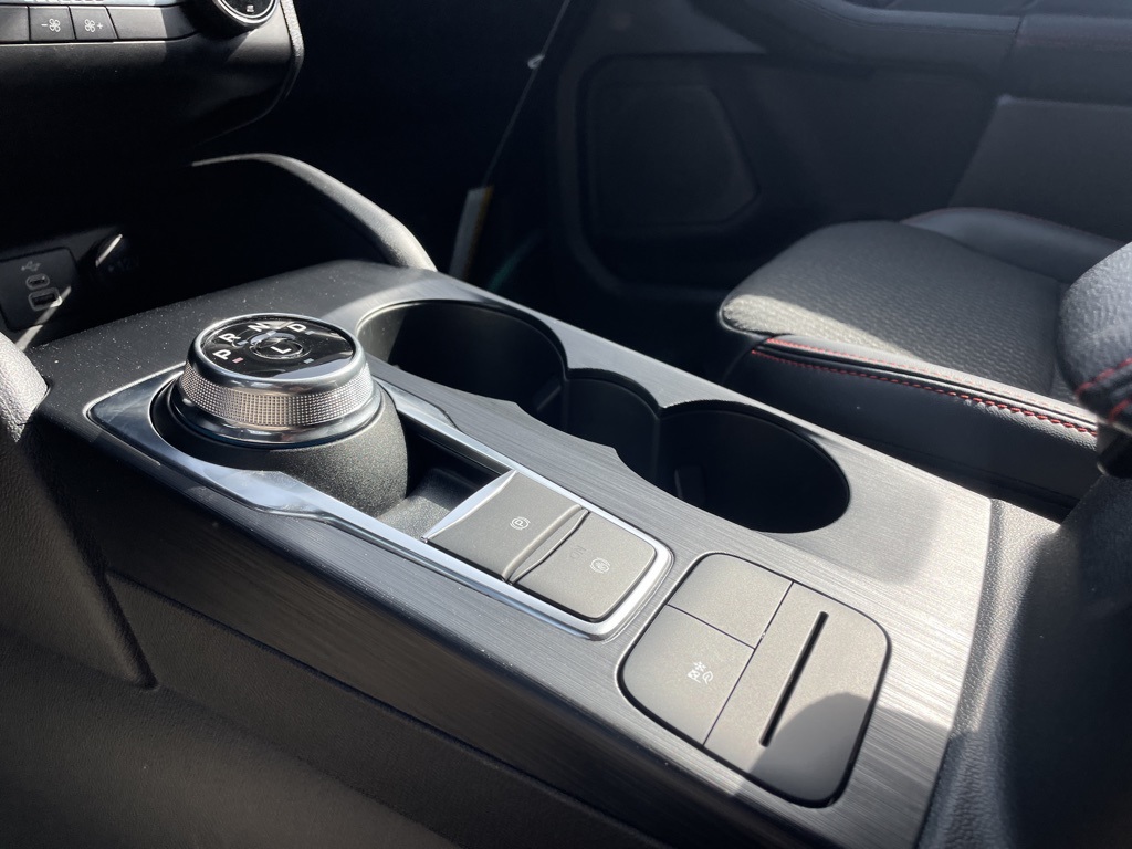 2024 Ford Escape Hybrid ST-Line photo 14