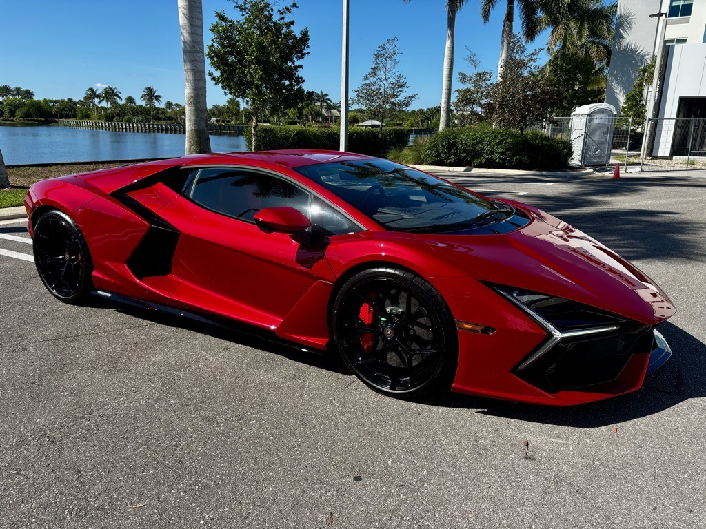 2025 Lamborghini Revuelto photo 4