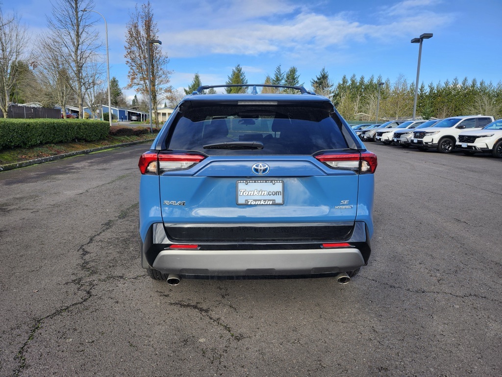 2022 Toyota RAV4 Hybrid SE photo 4