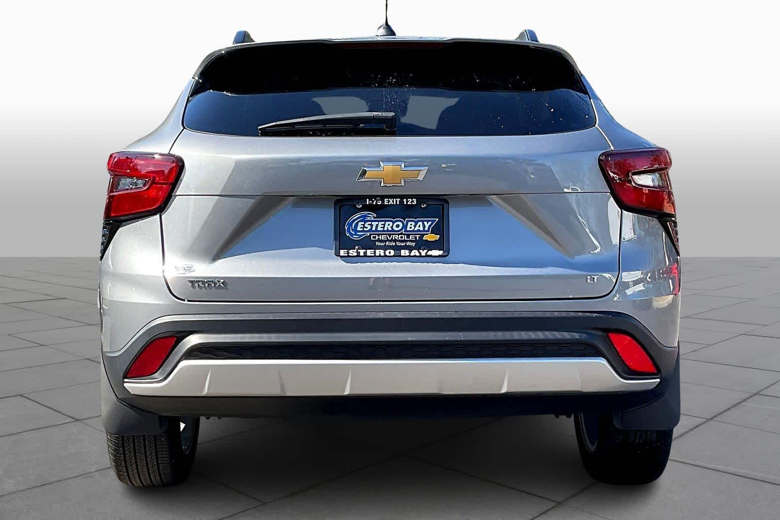 2024 Chevrolet Trax LT photo 4