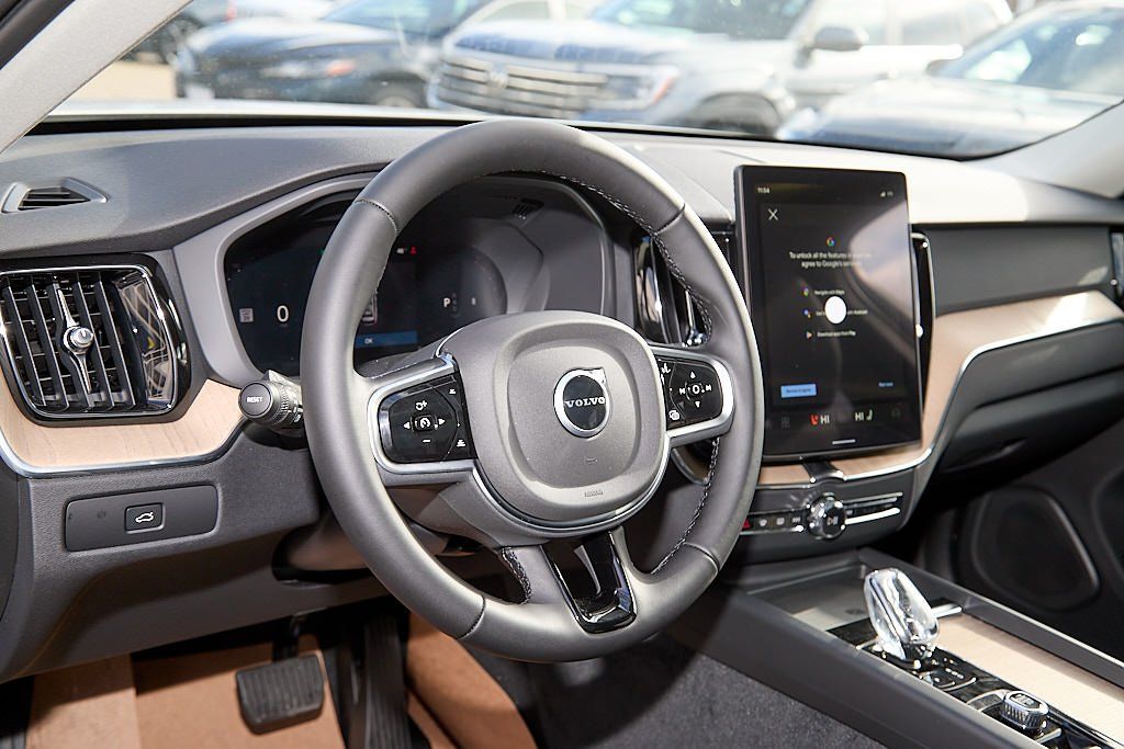 2026 VOLVO XC60 - Image 12