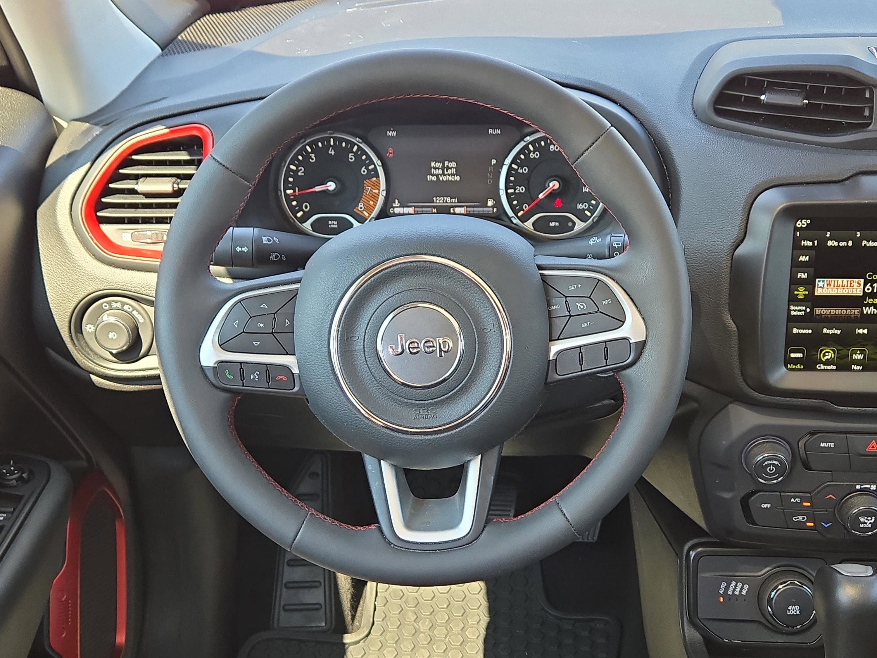 2023 Jeep Renegade Latitude Red Edition photo 14