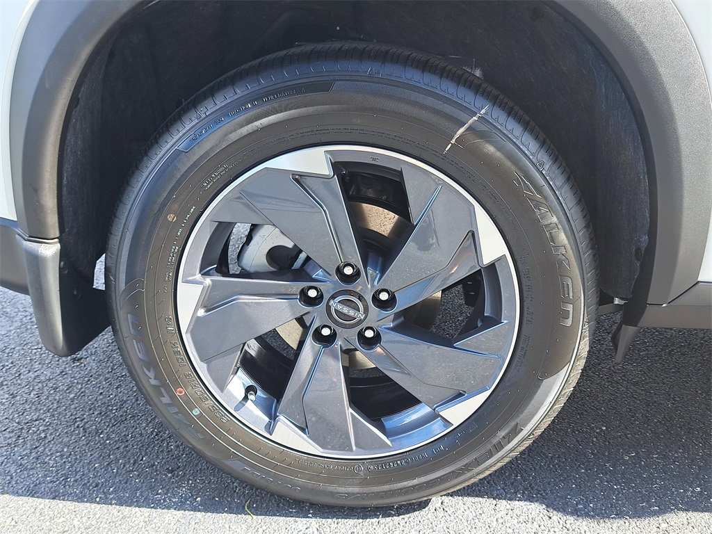 2026 Nissan Rogue SV photo 8